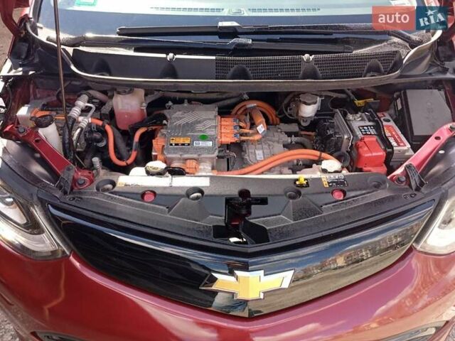 Красный Шевроле Bolt EV, объемом двигателя 0 л и пробегом 68 тыс. км за 15250 $, фото 21 на Automoto.ua