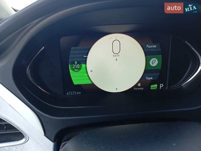 Красный Шевроле Bolt EV, объемом двигателя 0 л и пробегом 68 тыс. км за 15250 $, фото 2 на Automoto.ua