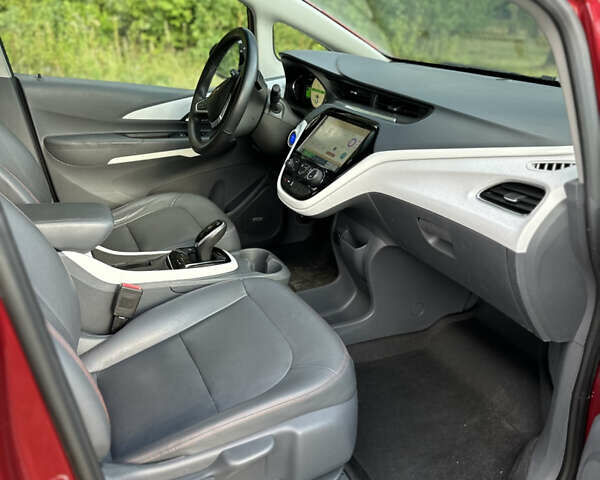 Красный Шевроле Bolt EV, объемом двигателя 0 л и пробегом 119 тыс. км за 14200 $, фото 10 на Automoto.ua