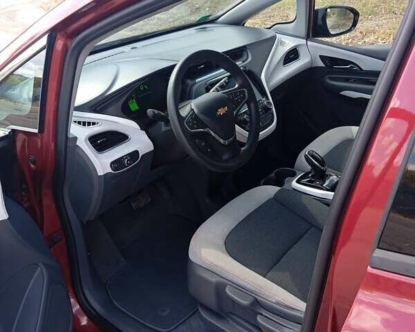 Красный Шевроле Bolt EV, объемом двигателя 0 л и пробегом 67 тыс. км за 14550 $, фото 17 на Automoto.ua