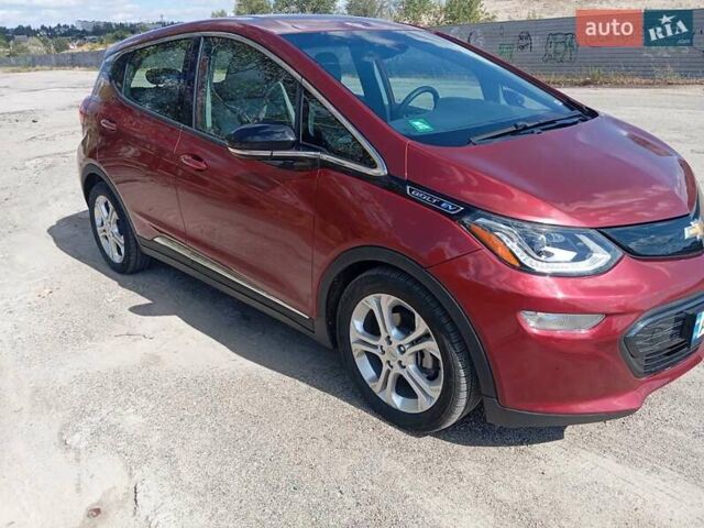 Красный Шевроле Bolt EV, объемом двигателя 0 л и пробегом 67 тыс. км за 14550 $, фото 5 на Automoto.ua