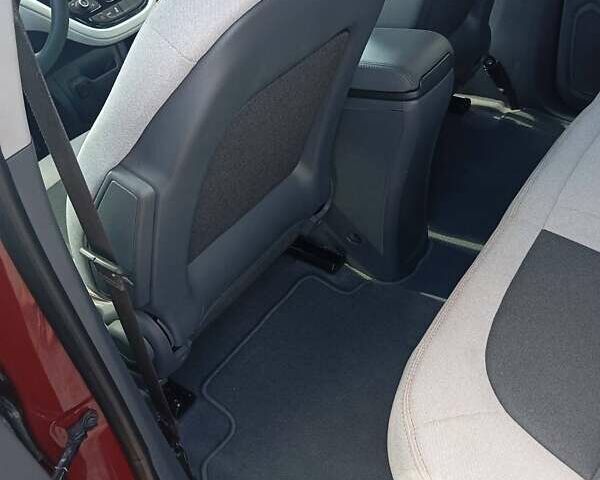 Красный Шевроле Bolt EV, объемом двигателя 0 л и пробегом 67 тыс. км за 14550 $, фото 13 на Automoto.ua