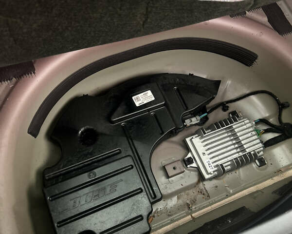 Красный Шевроле Bolt EV, объемом двигателя 0 л и пробегом 155 тыс. км за 14499 $, фото 38 на Automoto.ua