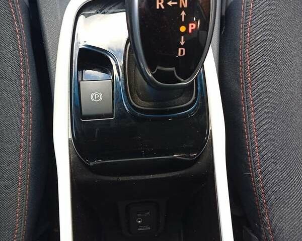 Красный Шевроле Bolt EV, объемом двигателя 0 л и пробегом 67 тыс. км за 14550 $, фото 15 на Automoto.ua