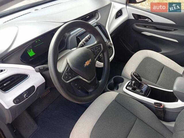 Красный Шевроле Bolt EV, объемом двигателя 0 л и пробегом 68 тыс. км за 15250 $, фото 39 на Automoto.ua