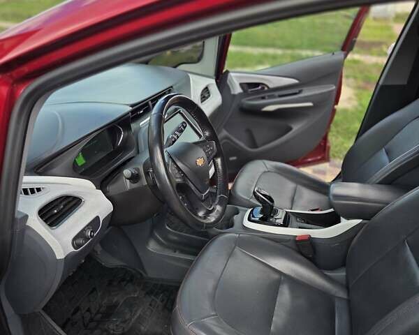 Красный Шевроле Bolt EV, объемом двигателя 0 л и пробегом 176 тыс. км за 14700 $, фото 1 на Automoto.ua