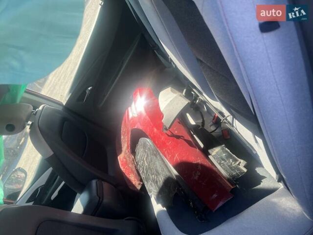 Красный Шевроле Bolt EV, объемом двигателя 0 л и пробегом 37 тыс. км за 7000 $, фото 12 на Automoto.ua