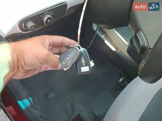 Красный Шевроле Bolt EV, объемом двигателя 0 л и пробегом 37 тыс. км за 7000 $, фото 6 на Automoto.ua