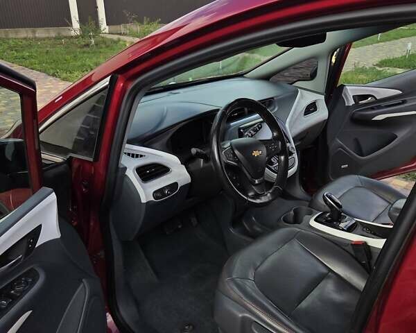 Красный Шевроле Bolt EV, объемом двигателя 0 л и пробегом 176 тыс. км за 14700 $, фото 5 на Automoto.ua