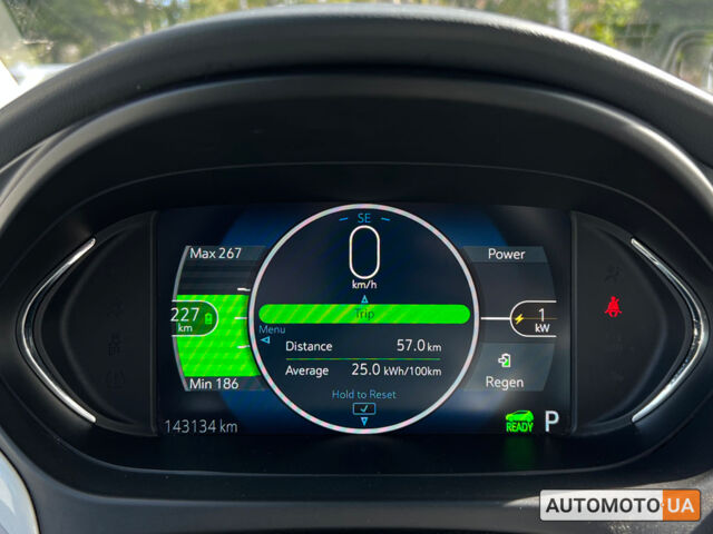 Красный Шевроле Bolt EV, объемом двигателя 60 л и пробегом 143 тыс. км за 15700 $, фото 17 на Automoto.ua
