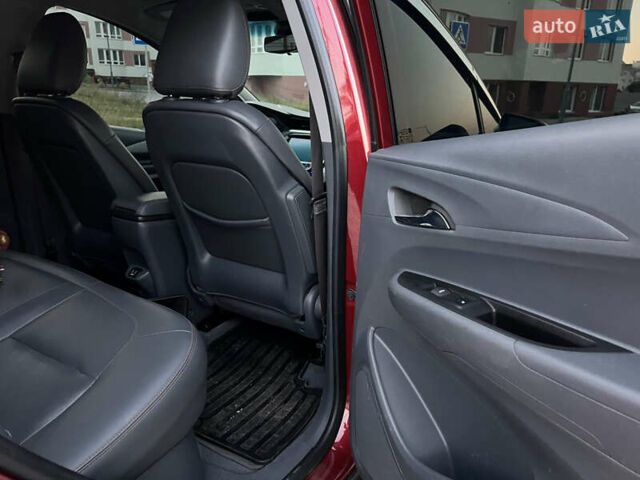 Красный Шевроле Bolt EV, объемом двигателя 0 л и пробегом 155 тыс. км за 14499 $, фото 29 на Automoto.ua