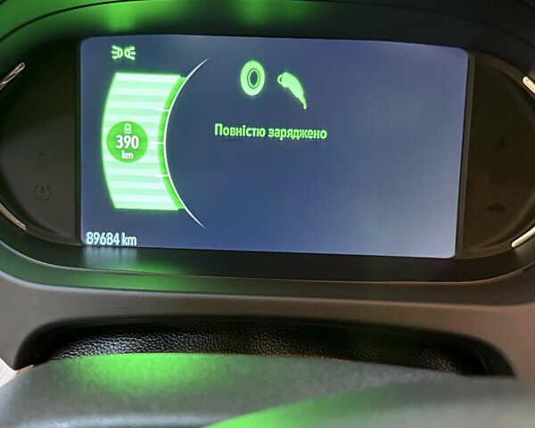 Красный Шевроле Bolt EV, объемом двигателя 0 л и пробегом 90 тыс. км за 13999 $, фото 12 на Automoto.ua