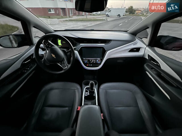 Красный Шевроле Bolt EV, объемом двигателя 0 л и пробегом 155 тыс. км за 14499 $, фото 21 на Automoto.ua