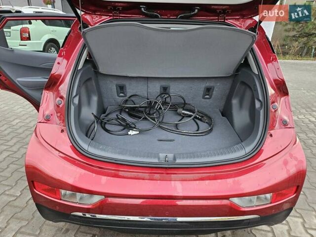 Красный Шевроле Bolt EV, объемом двигателя 0 л и пробегом 57 тыс. км за 15500 $, фото 18 на Automoto.ua