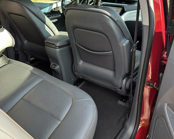 Красный Шевроле Bolt EV, объемом двигателя 0 л и пробегом 119 тыс. км за 14200 $, фото 8 на Automoto.ua