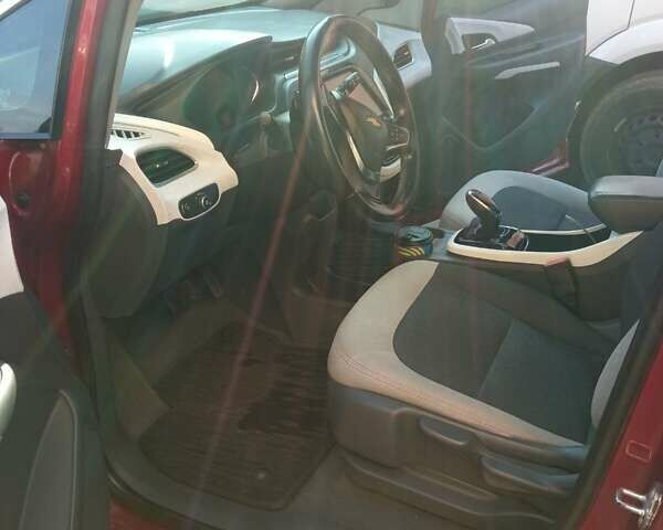 Красный Шевроле Bolt EV, объемом двигателя 0 л и пробегом 48 тыс. км за 14500 $, фото 7 на Automoto.ua