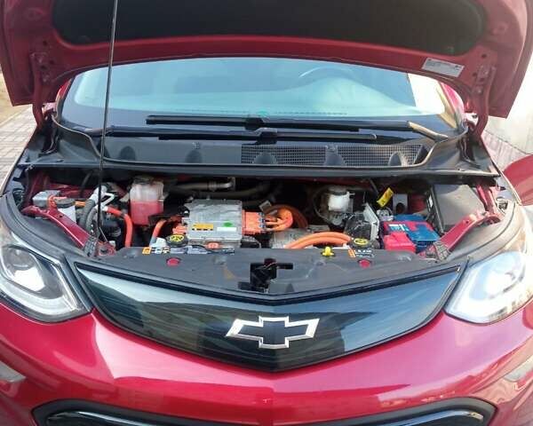 Красный Шевроле Bolt EV, объемом двигателя 0 л и пробегом 48 тыс. км за 14500 $, фото 5 на Automoto.ua
