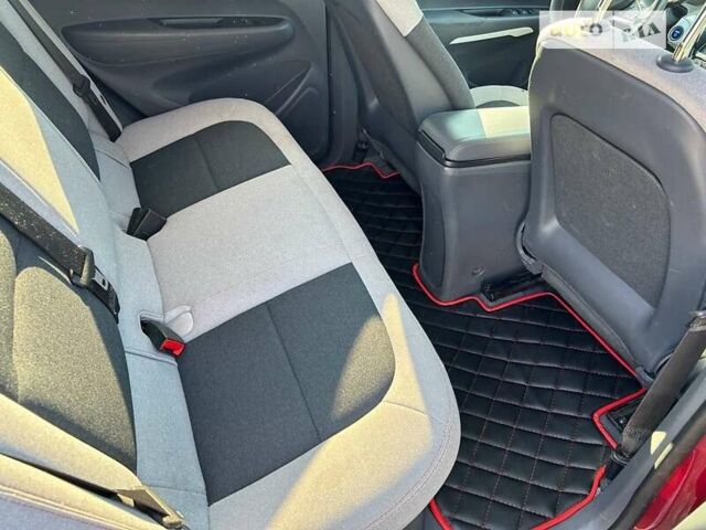 Красный Шевроле Bolt EV, объемом двигателя 0 л и пробегом 75 тыс. км за 13333 $, фото 4 на Automoto.ua