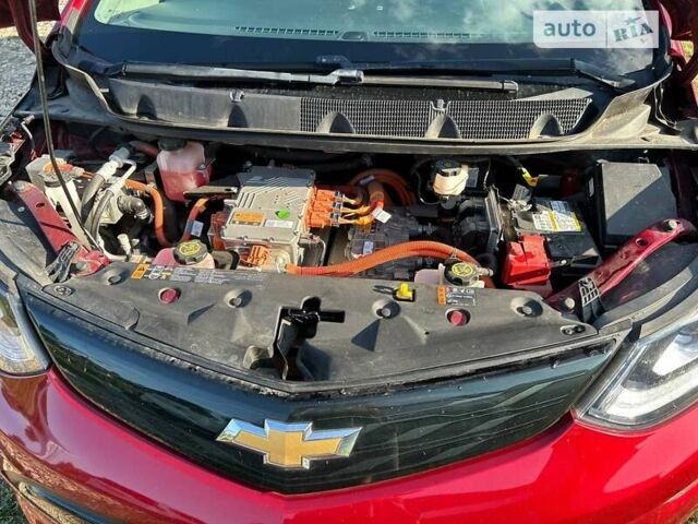 Красный Шевроле Bolt EV, объемом двигателя 0 л и пробегом 75 тыс. км за 13333 $, фото 6 на Automoto.ua