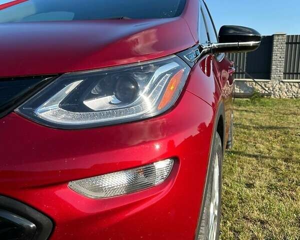Красный Шевроле Bolt EV, объемом двигателя 0 л и пробегом 75 тыс. км за 13333 $, фото 1 на Automoto.ua