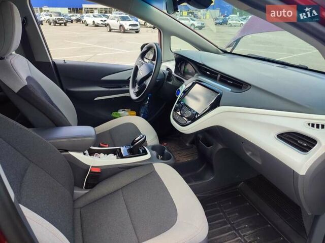 Красный Шевроле Bolt EV, объемом двигателя 0 л и пробегом 55 тыс. км за 23990 $, фото 13 на Automoto.ua