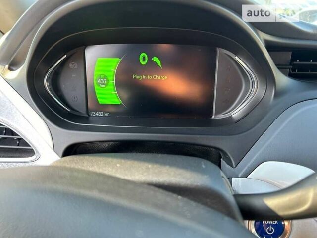 Красный Шевроле Bolt EV, объемом двигателя 0 л и пробегом 75 тыс. км за 13333 $, фото 5 на Automoto.ua