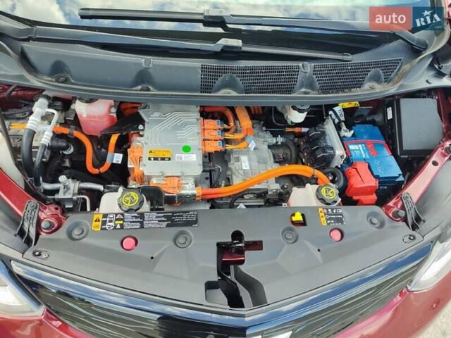Красный Шевроле Bolt EV, объемом двигателя 0 л и пробегом 55 тыс. км за 23990 $, фото 21 на Automoto.ua