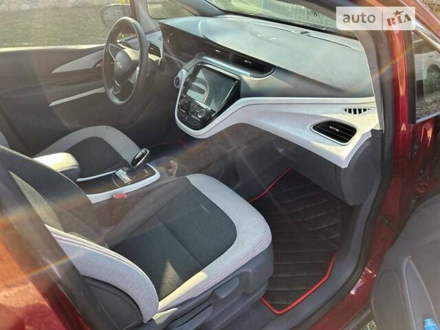 Красный Шевроле Bolt EV, объемом двигателя 0 л и пробегом 75 тыс. км за 13333 $, фото 7 на Automoto.ua
