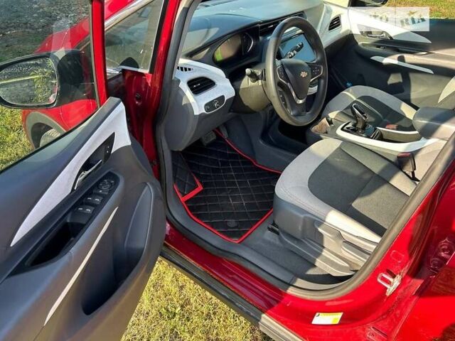 Красный Шевроле Bolt EV, объемом двигателя 0 л и пробегом 75 тыс. км за 13333 $, фото 3 на Automoto.ua