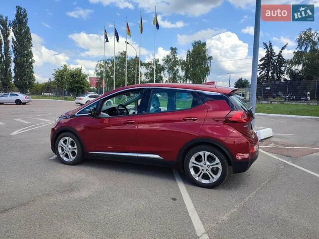 Красный Шевроле Bolt EV, объемом двигателя 0 л и пробегом 55 тыс. км за 23990 $, фото 5 на Automoto.ua
