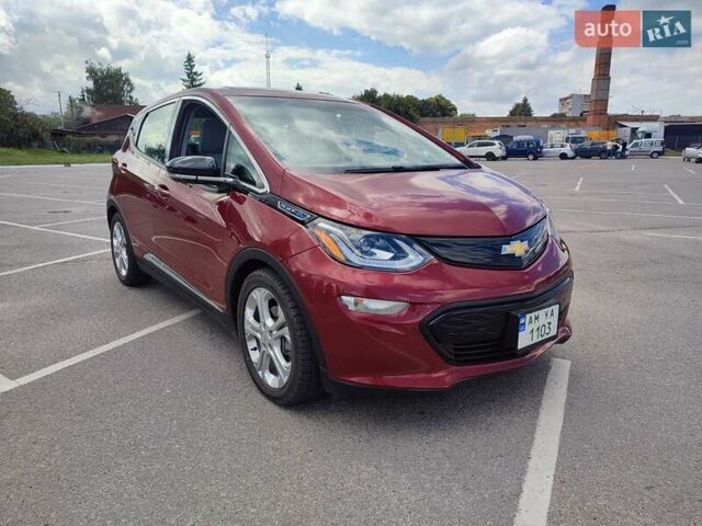 Красный Шевроле Bolt EV, объемом двигателя 0 л и пробегом 55 тыс. км за 23990 $, фото 3 на Automoto.ua