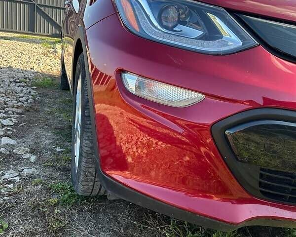 Красный Шевроле Bolt EV, объемом двигателя 0 л и пробегом 75 тыс. км за 13333 $, фото 2 на Automoto.ua