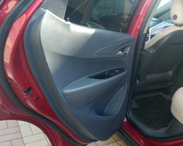 Красный Шевроле Bolt EV, объемом двигателя 0 л и пробегом 48 тыс. км за 14500 $, фото 12 на Automoto.ua
