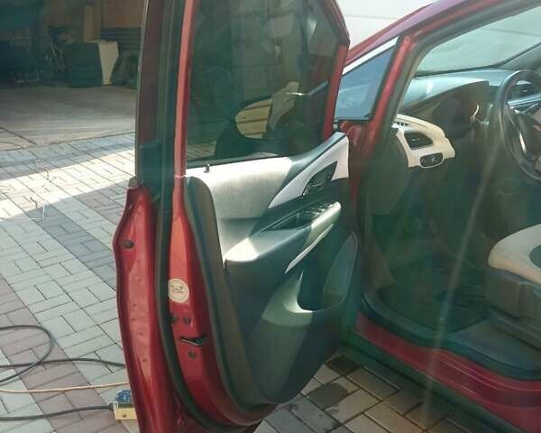 Красный Шевроле Bolt EV, объемом двигателя 0 л и пробегом 48 тыс. км за 14500 $, фото 14 на Automoto.ua