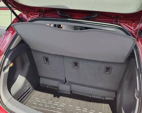 Красный Шевроле Bolt EV, объемом двигателя 0 л и пробегом 55 тыс. км за 23990 $, фото 24 на Automoto.ua
