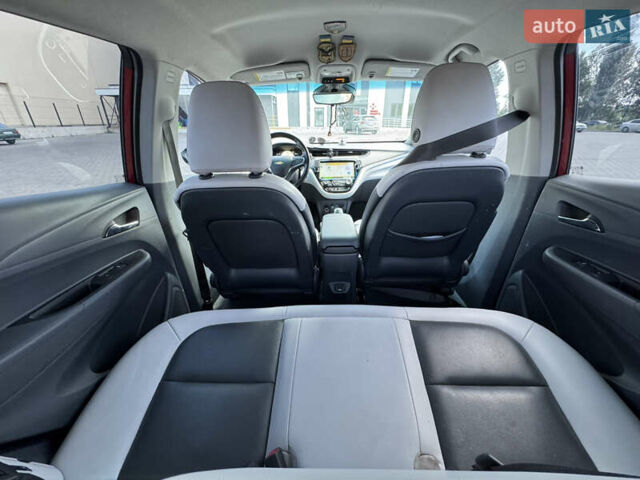 Красный Шевроле Bolt EV, объемом двигателя 0 л и пробегом 90 тыс. км за 16200 $, фото 36 на Automoto.ua