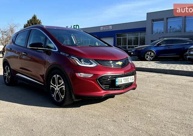 Красный Шевроле Bolt EV, объемом двигателя 0 л и пробегом 21 тыс. км за 16950 $, фото 5 на Automoto.ua