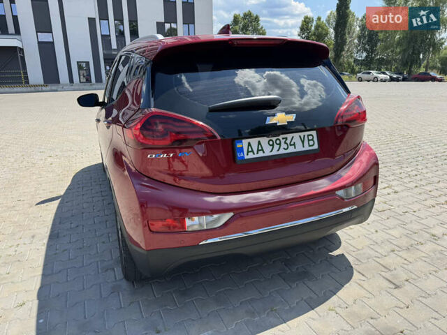 Красный Шевроле Bolt EV, объемом двигателя 0 л и пробегом 90 тыс. км за 16200 $, фото 10 на Automoto.ua
