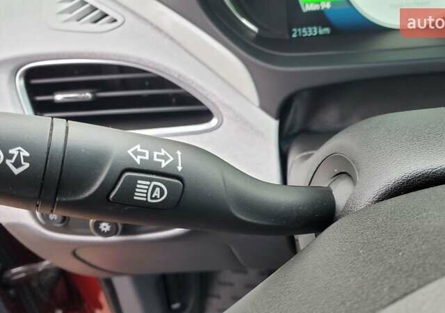 Красный Шевроле Bolt EV, объемом двигателя 0 л и пробегом 23 тыс. км за 17500 $, фото 30 на Automoto.ua