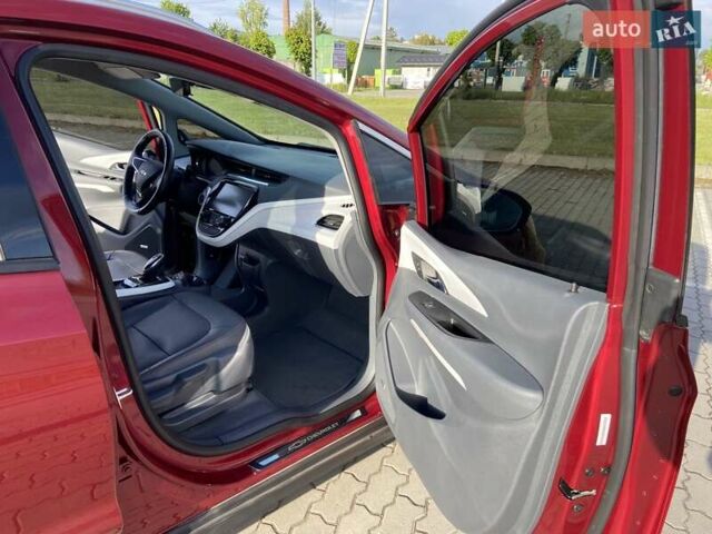 Красный Шевроле Bolt EV, объемом двигателя 0 л и пробегом 36 тыс. км за 16450 $, фото 18 на Automoto.ua