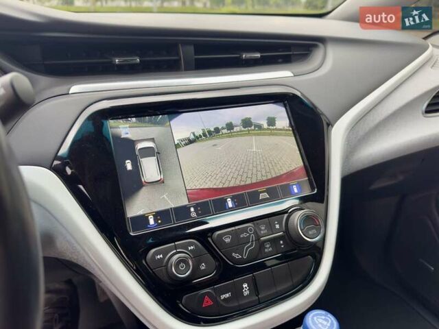 Красный Шевроле Bolt EV, объемом двигателя 0 л и пробегом 36 тыс. км за 16450 $, фото 27 на Automoto.ua