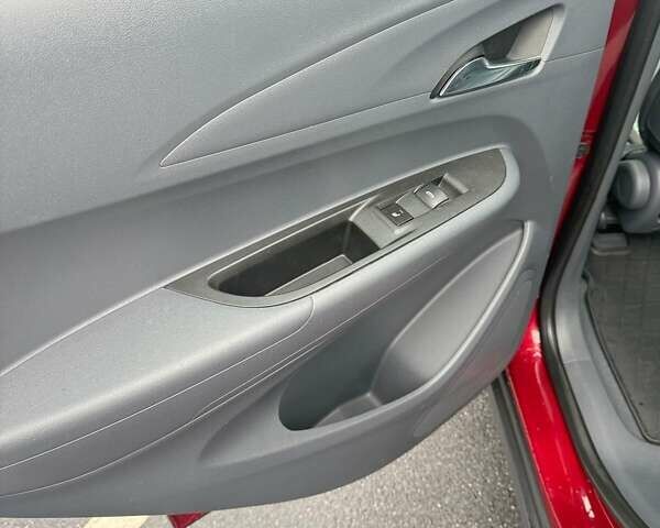 Красный Шевроле Bolt EV, объемом двигателя 0 л и пробегом 57 тыс. км за 17600 $, фото 14 на Automoto.ua