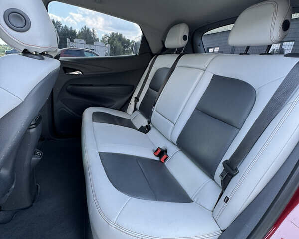 Красный Шевроле Bolt EV, объемом двигателя 0 л и пробегом 90 тыс. км за 16200 $, фото 32 на Automoto.ua
