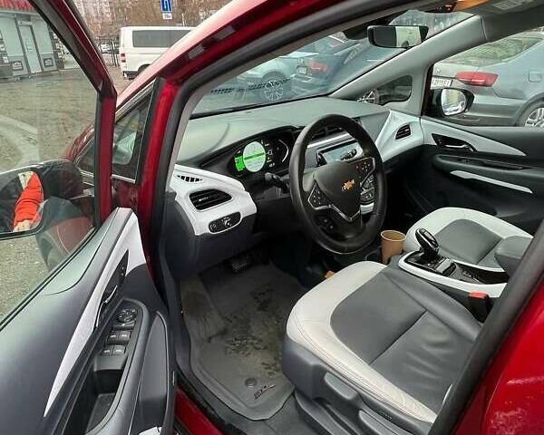 Красный Шевроле Bolt EV, объемом двигателя 0 л и пробегом 26 тыс. км за 15400 $, фото 8 на Automoto.ua