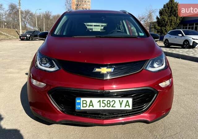 Красный Шевроле Bolt EV, объемом двигателя 0 л и пробегом 21 тыс. км за 16950 $, фото 3 на Automoto.ua