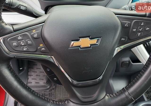 Красный Шевроле Bolt EV, объемом двигателя 0 л и пробегом 21 тыс. км за 16950 $, фото 26 на Automoto.ua