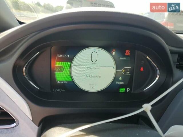 Красный Шевроле Bolt EV, объемом двигателя 0 л и пробегом 69 тыс. км за 5700 $, фото 8 на Automoto.ua