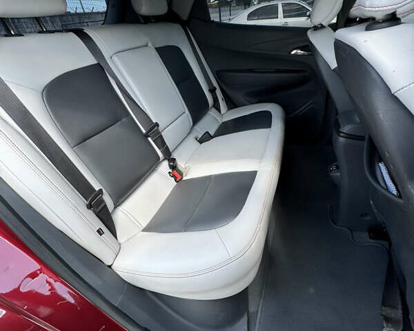 Красный Шевроле Bolt EV, объемом двигателя 0 л и пробегом 90 тыс. км за 16200 $, фото 38 на Automoto.ua