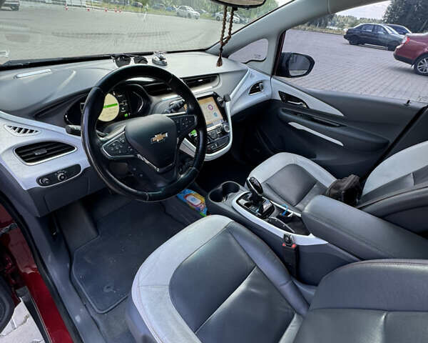 Красный Шевроле Bolt EV, объемом двигателя 0 л и пробегом 90 тыс. км за 16200 $, фото 30 на Automoto.ua