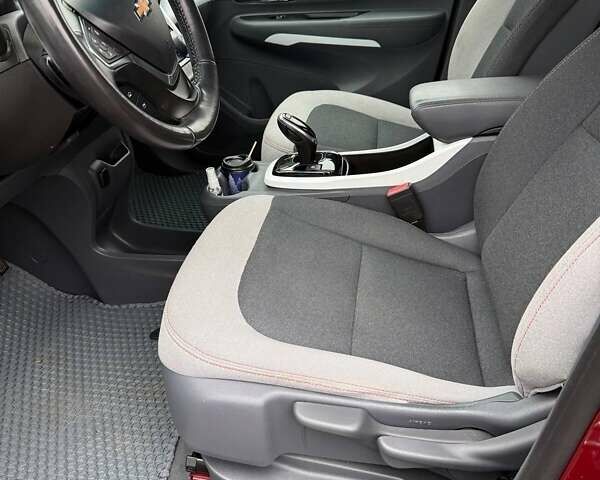 Красный Шевроле Bolt EV, объемом двигателя 0 л и пробегом 70 тыс. км за 16800 $, фото 17 на Automoto.ua